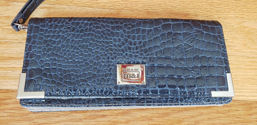 Mac & Jac faux croc blue wristlet